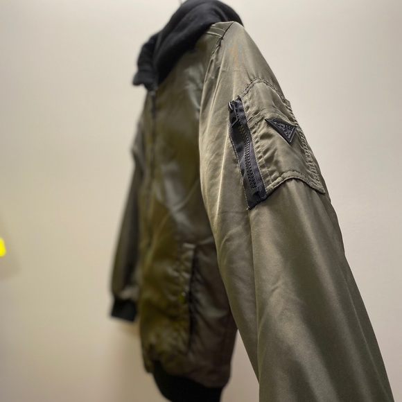 ✨ GUESS BOYS BOMBER JACKET SIZE 7 - Picture 2 of 5